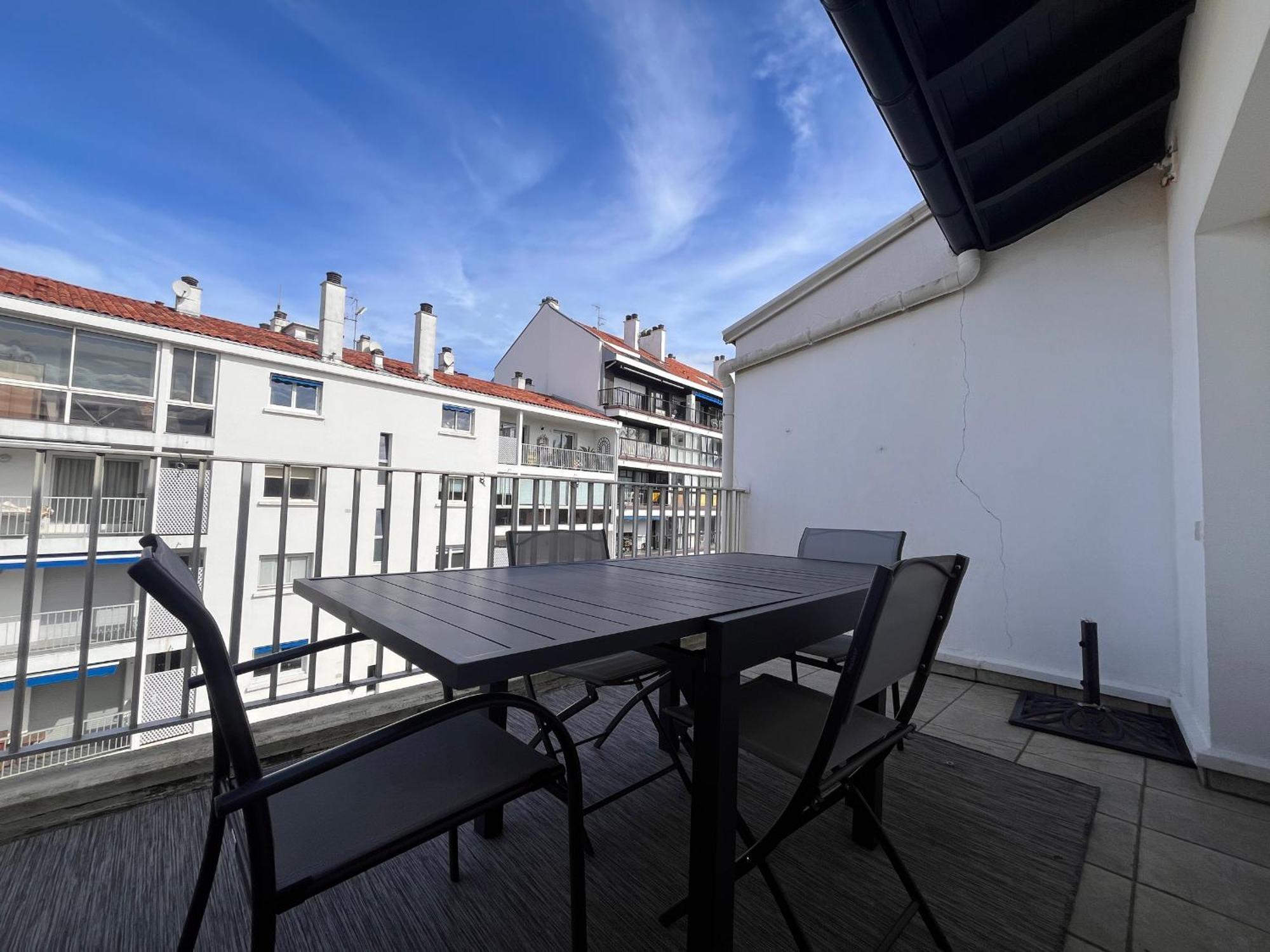 Coeur De Saint-Jean-De-Luz : Appartement Lumineux Avec Balcon, Proche Plage Et Commerces - Fr-1-239-1079 外观 照片