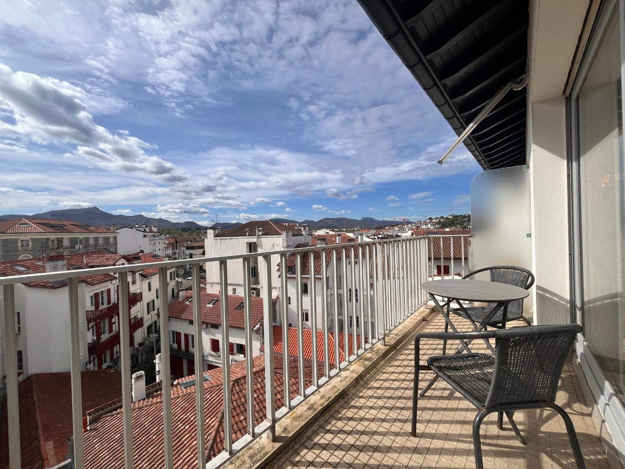 Coeur De Saint-Jean-De-Luz : Appartement Lumineux Avec Balcon, Proche Plage Et Commerces - Fr-1-239-1079 外观 照片